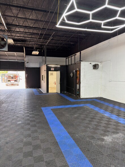 More Photos Of 1037 NW 1st Ct, Hallandale Beach Warehouse For Lease