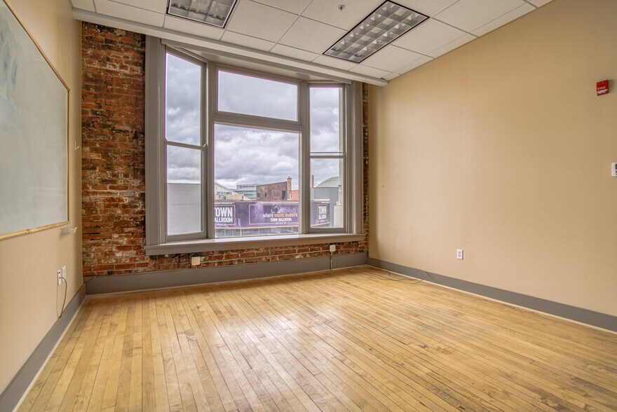 More Photos Of 686 Main St, Buffalo Loft Creative Space For Lease