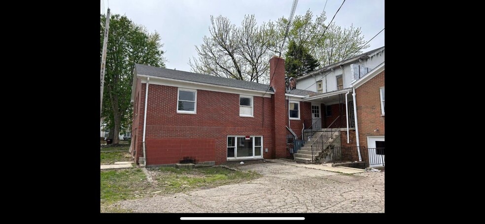 More Photos Of 310 N Cherry St, Eaton Apartments For Sale