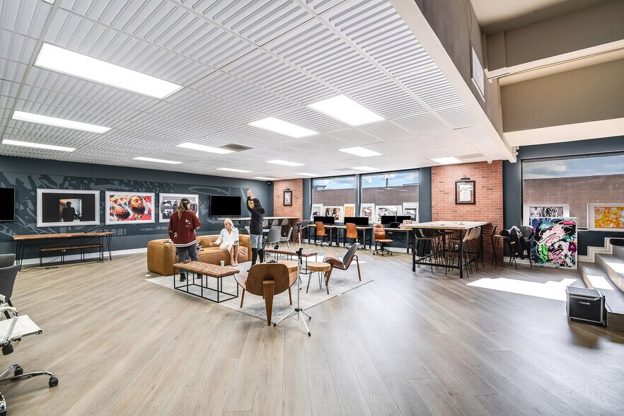 Primary Photo Of 6746 Valjean Ave, Van Nuys Loft Creative Space For Sale