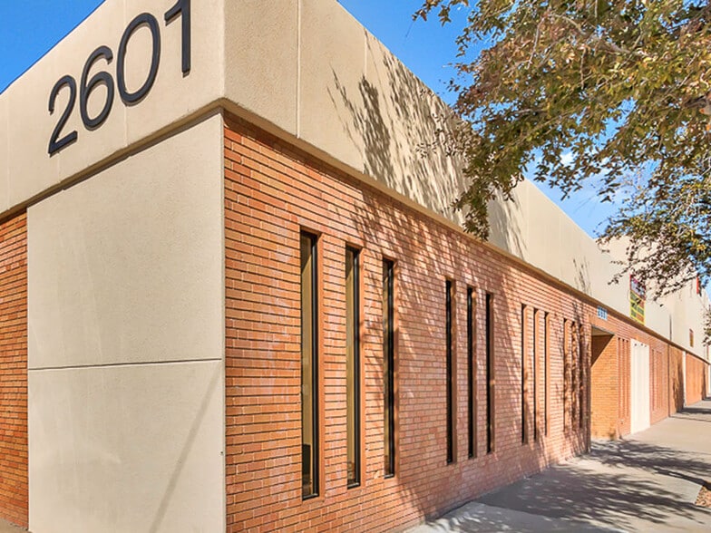 Primary Photo Of 2601 E Yandell Dr, El Paso Coworking Space