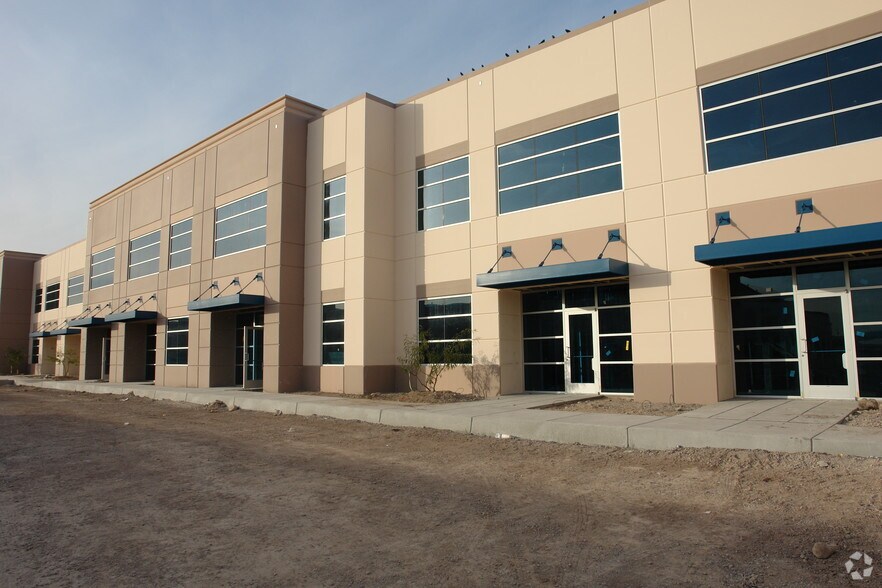 More Photos Of 1860 Whitney Mesa Dr, Henderson Light Distribution For Lease