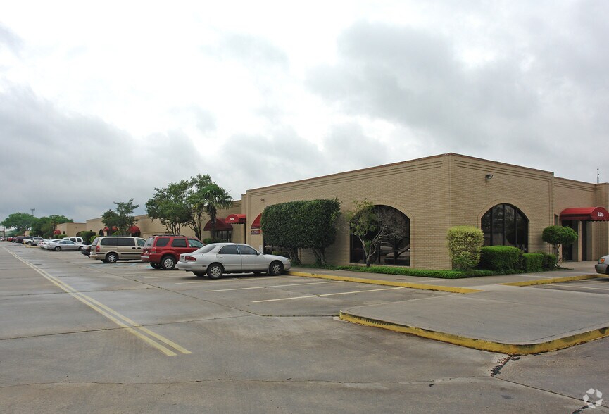 Primary Photo Of 5207-5212 Essen Ln, Baton Rouge Medical For Lease
