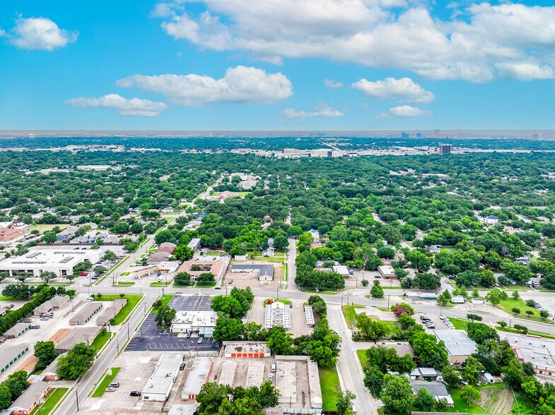 More Photos Of 1300 W Pioneer Dr, Irving Fast Food For Sale