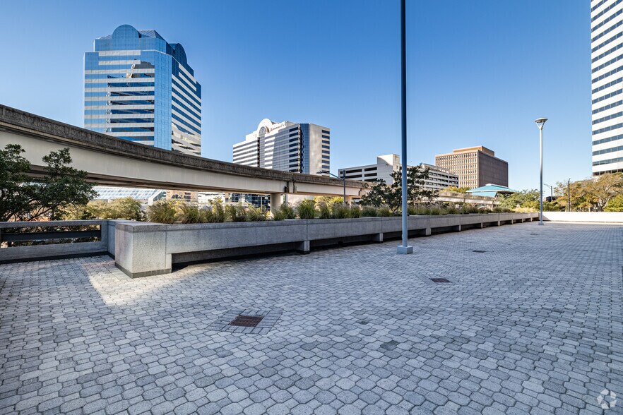 More Photos Of 200 W Forsyth St, Jacksonville Office For Lease
