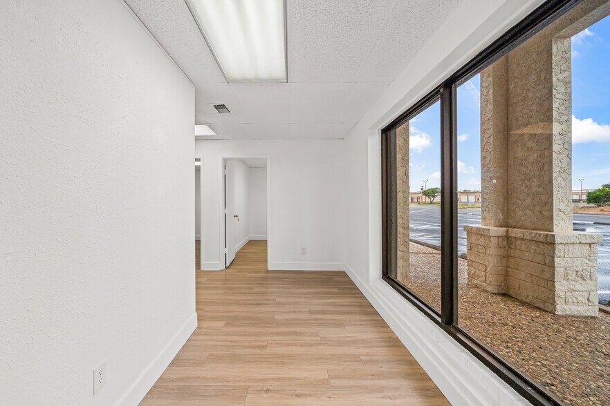 More Photos Of 5135 69th St, Lubbock Freestanding For Lease