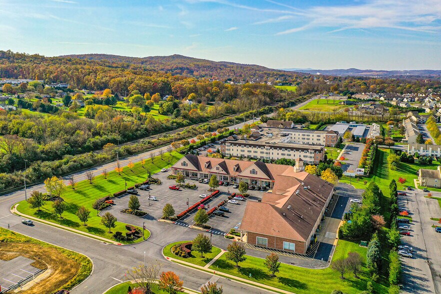 More Photos Of 850 Golden Dr, Blandon Unknown For Lease