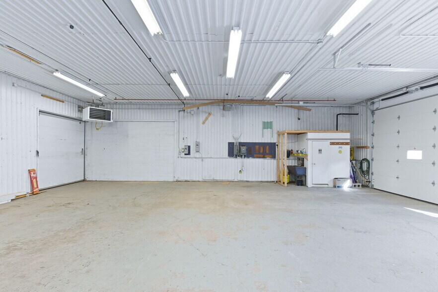 More Photos Of 169 Elizabeth St, Midland Industrial For Sale