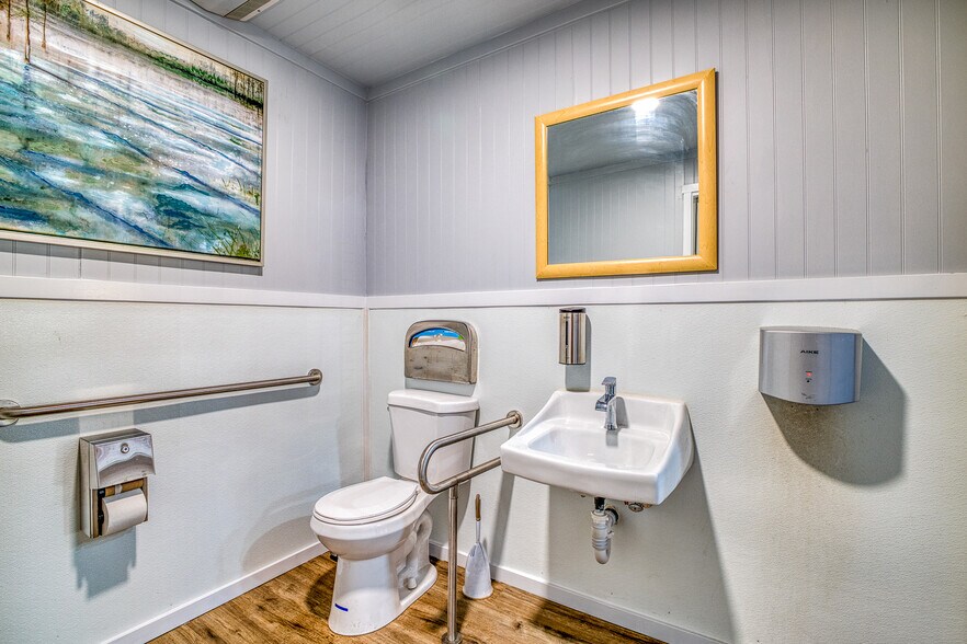More Photos Of 203 N Birch St, Coquille Specialty For Sale
