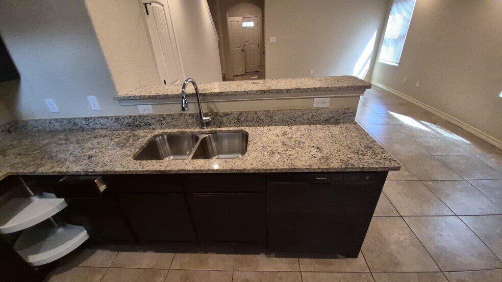 More Photos Of 6866 Lakeview Dr, San Antonio Multifamily For Sale