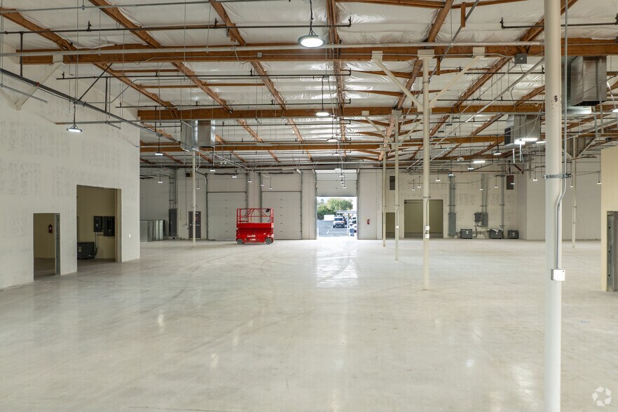 More Photos Of 3480 E Britannia Dr, Tucson Unknown For Lease