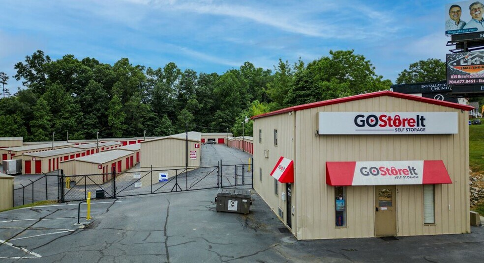 Primary Photo Of 196 E Plaza Dr, Mooresville Self Storage For Lease