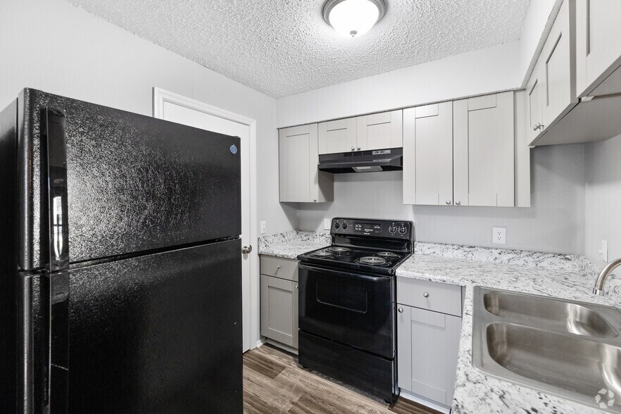 More Photos Of 509 N Westover Blvd, Albany Apartments For Sale