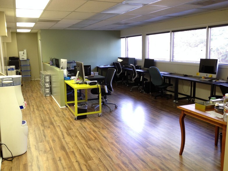 More Photos Of 2758 S King St, Honolulu Freestanding For Lease