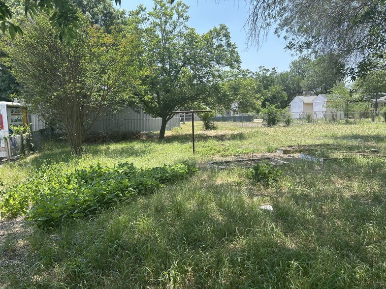 More Photos Of 1350 Huisache Ave, New Braunfels Office Residential For Sale