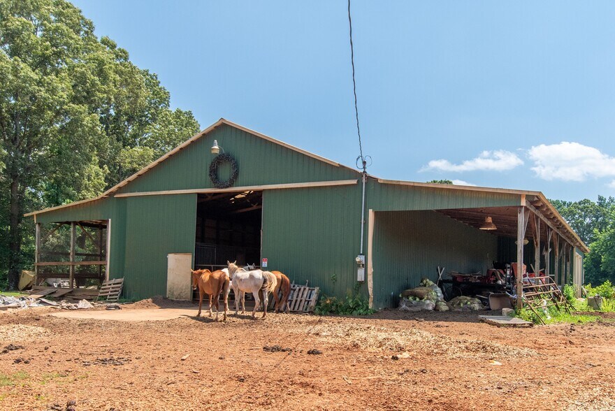 More Photos Of 1358 W Highway 5, Roopville Specialty For Sale