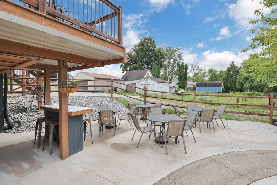 More Photos Of 14675 Zion Rd, Thornville Restaurant For Sale