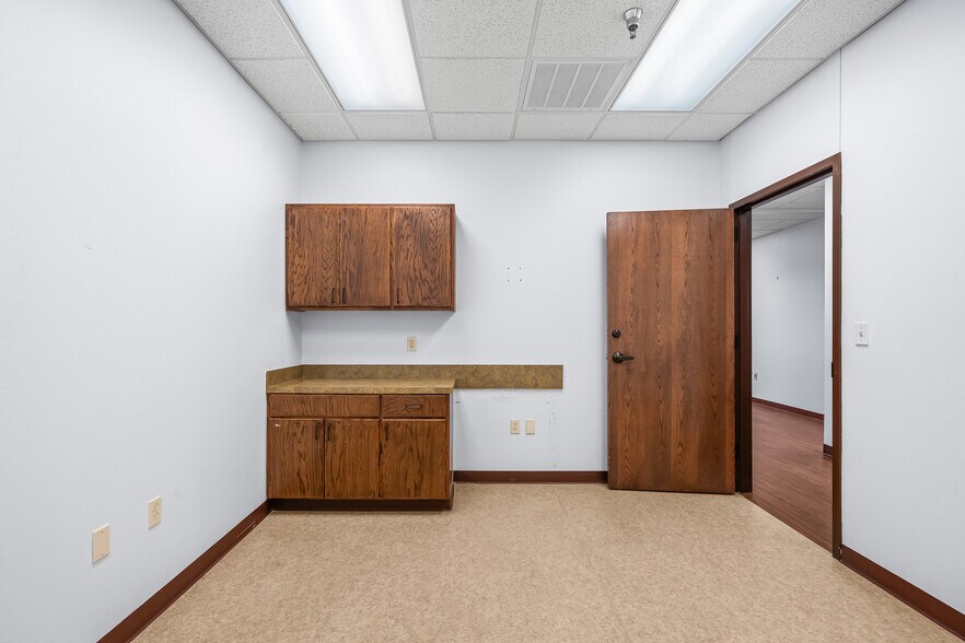 More Photos Of 7202 Slide Rd, Lubbock Medical For Lease