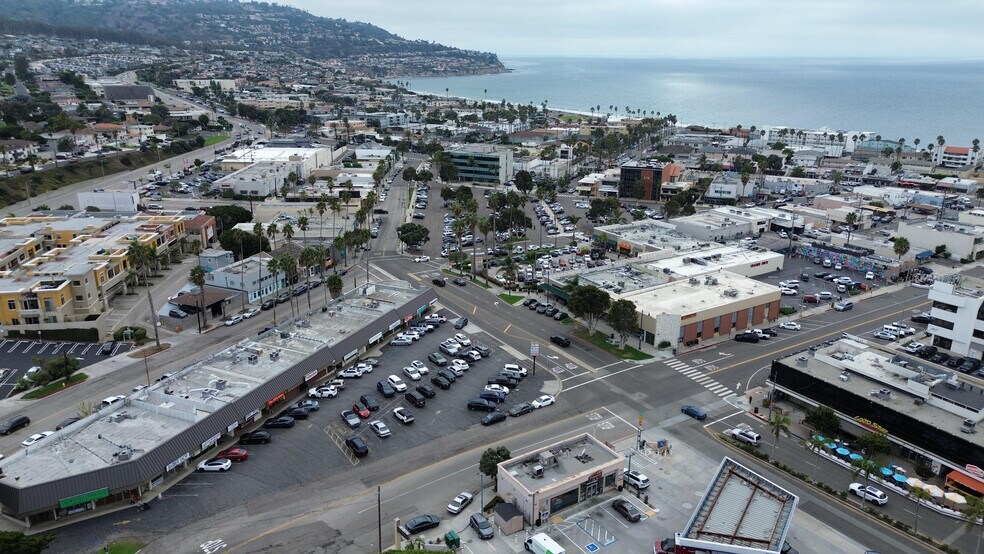 More Photos Of 302-328 Avenue I, Redondo Beach Storefront For Lease