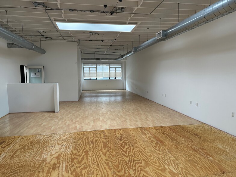 Primary Photo Of 1606-1608 1/2 N Argyle Ave, Los Angeles Office For Lease