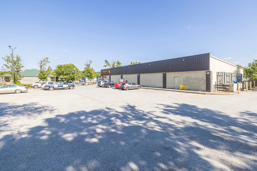 More Photos Of 1221 S School Ave, Fayetteville Storefront For Lease