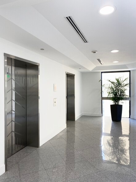 More Photos Of 2100 Ponce De Leon Blvd, Coral Gables Office For Lease