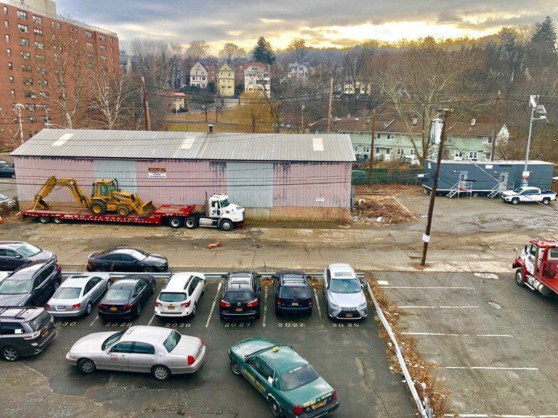 More Photos Of 29 S Depot Plz, Tarrytown Warehouse For Lease