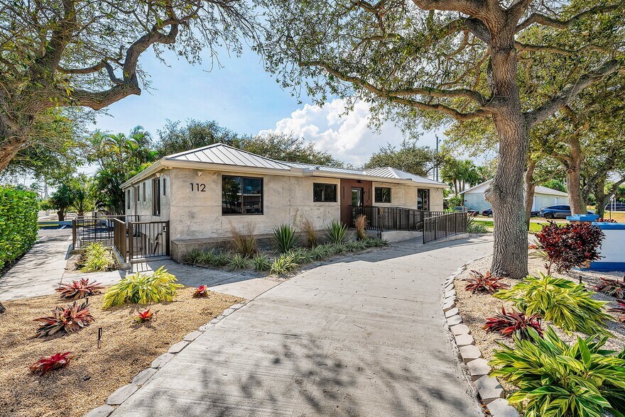 More Photos Of 112 SE 10th St, Delray Beach Office Residential For Sale