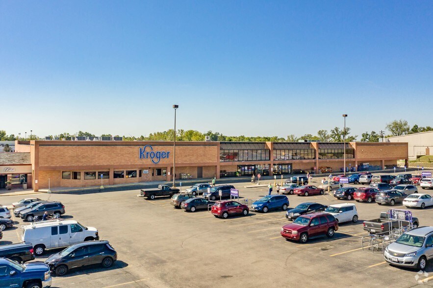 Primary Photo Of 625-725 W Central Ave, Springboro Storefront For Lease