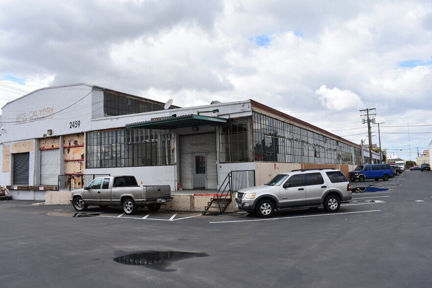 More Photos Of 2459 E Vernon Ave, Vernon Warehouse For Lease