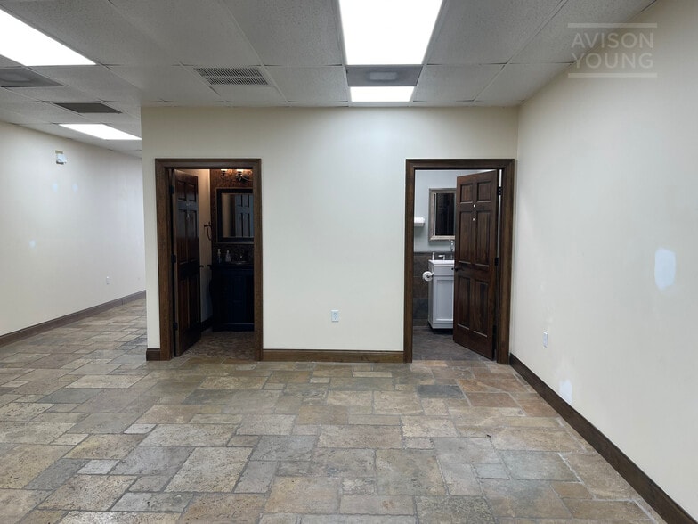 More Photos Of 3712-3728 Vineland Rd, Orlando Warehouse For Lease