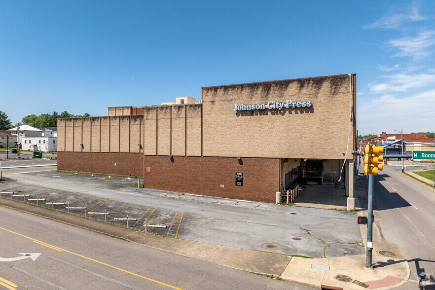 More Photos Of 204-208 W Main St, Johnson City Light Manufacturing For Sale