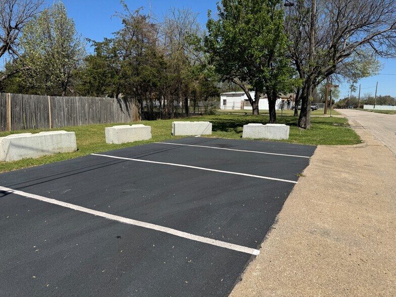 More Photos Of 429 N Jefferson St, Lancaster Industrial For Sale