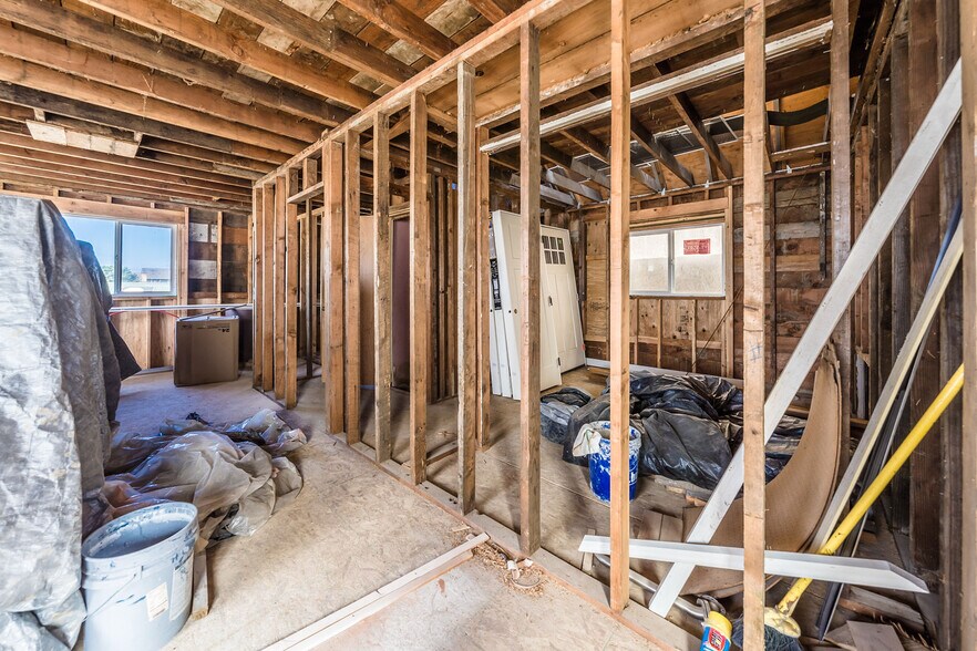 More Photos Of 1333 NE Keel Ave, Lincoln City Specialty For Sale