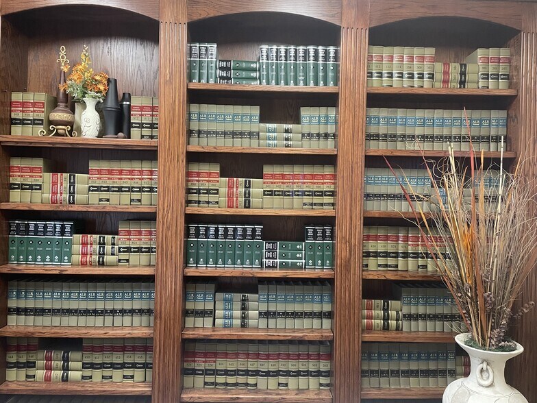 More Photos Of 1111 Kinwest Pky, Irving Office Residential For Lease