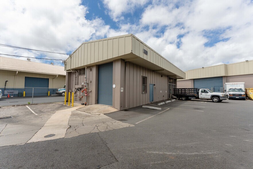 More Photos Of 2290 Alahao Pl, Honolulu Unknown For Lease