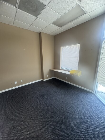 More Photos Of 1410 Park Ln S, Jupiter Warehouse For Lease