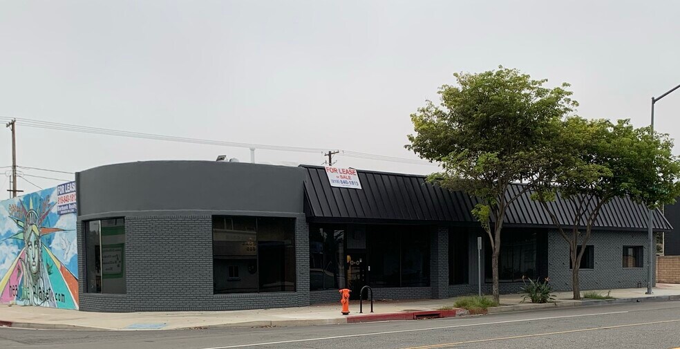 More Photos Of 4000-4004 W Burbank Blvd, Burbank Freestanding For Lease