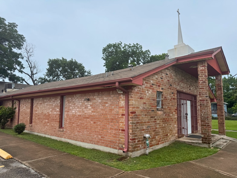 More Photos Of 2428 Wavell St, Houston Religious Facility For Sale