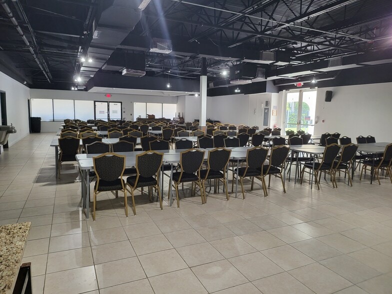 More Photos Of 6539 W Commercial Blvd, Fort Lauderdale Religious Facility For Lease