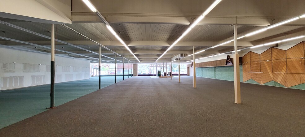 More Photos Of 2515 6th Ave N, Great Falls General Retail For Sale
