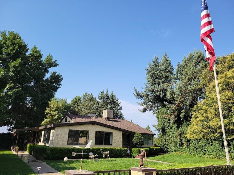 More Photos Of 41614 102nd St E, Palmdale Industrial For Lease