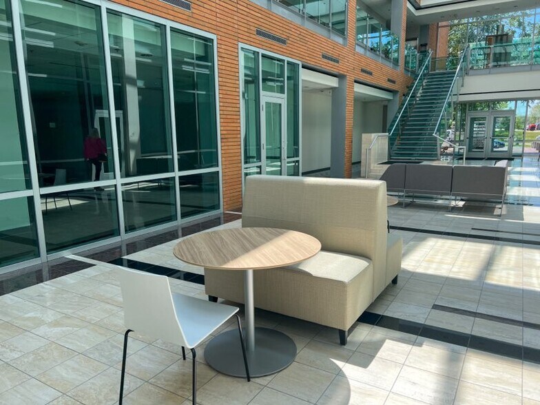 More Photos Of 6400 Westown Pky, West Des Moines Office For Lease