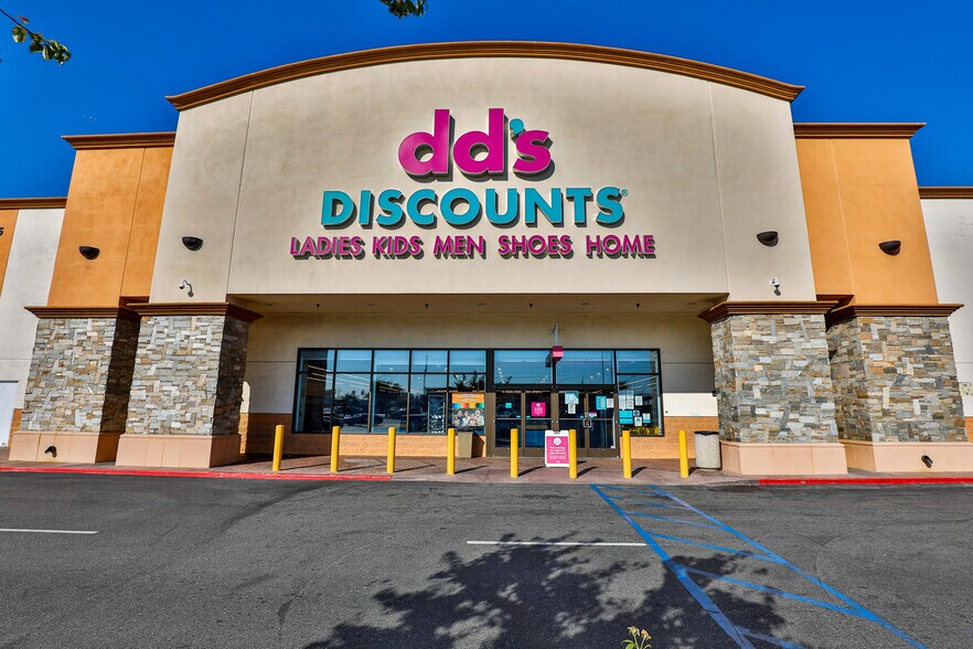 More Photos Of 13401-13469 Telegraph Rd, Whittier Unknown For Lease