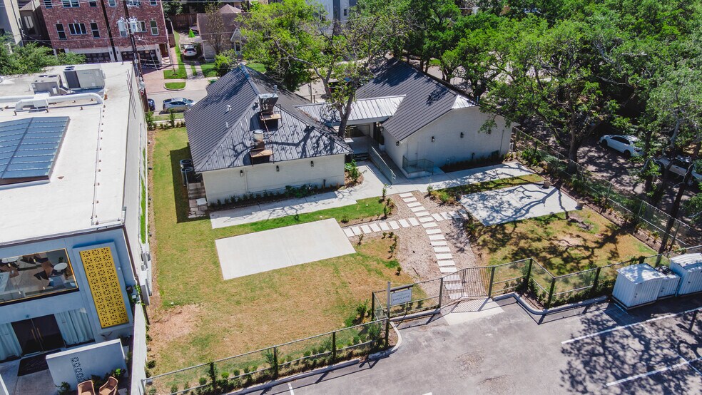 More Photos Of 1220-1226 W Clay St, Houston Restaurant For Lease