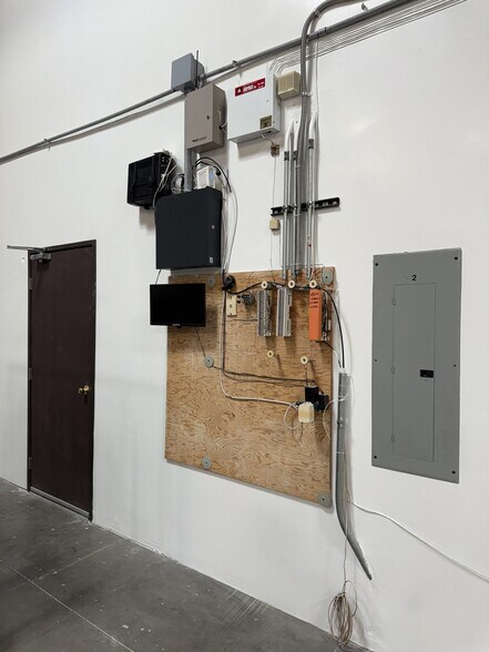 More Photos Of 4770 W University Ave, Las Vegas Warehouse For Sale