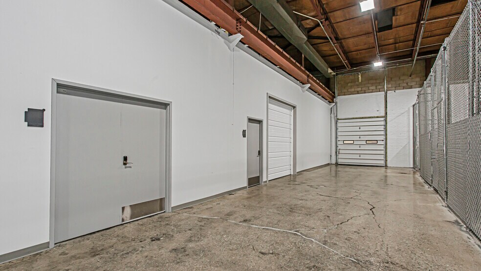 More Photos Of 1657 N Kostner Ave, Chicago Warehouse For Lease