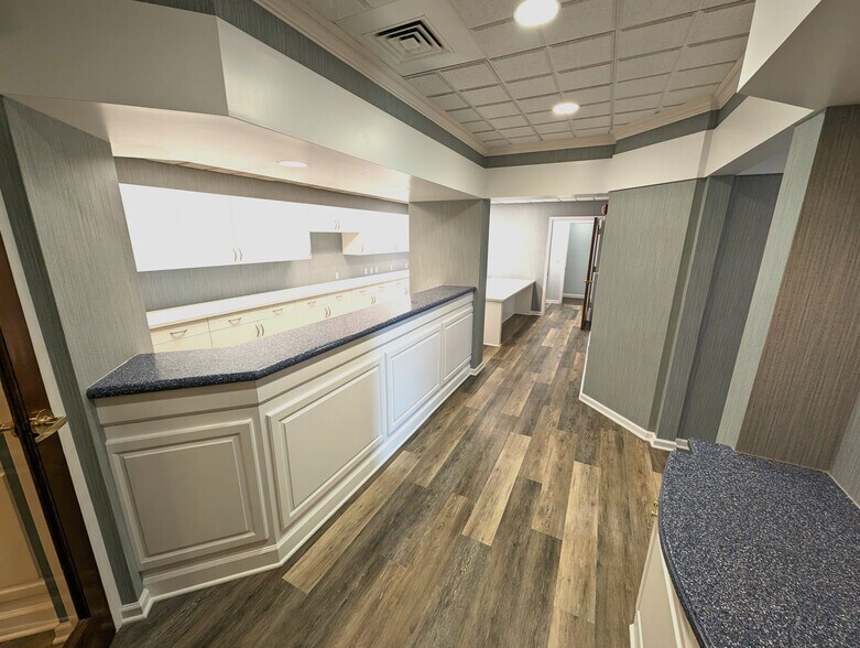 More Photos Of 3755 7th Ter, Vero Beach Medical For Lease
