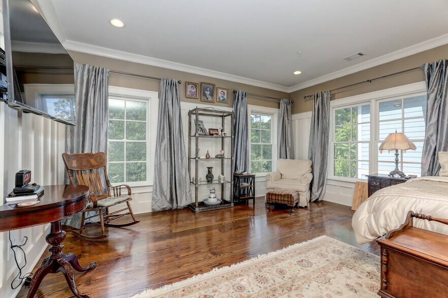 More Photos Of 2972 Lookout Pl NE, Atlanta Office Residential For Sale