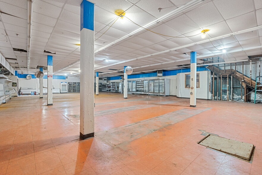 More Photos Of 731 E 14th St, Minneapolis Storefront Retail Office For Sale